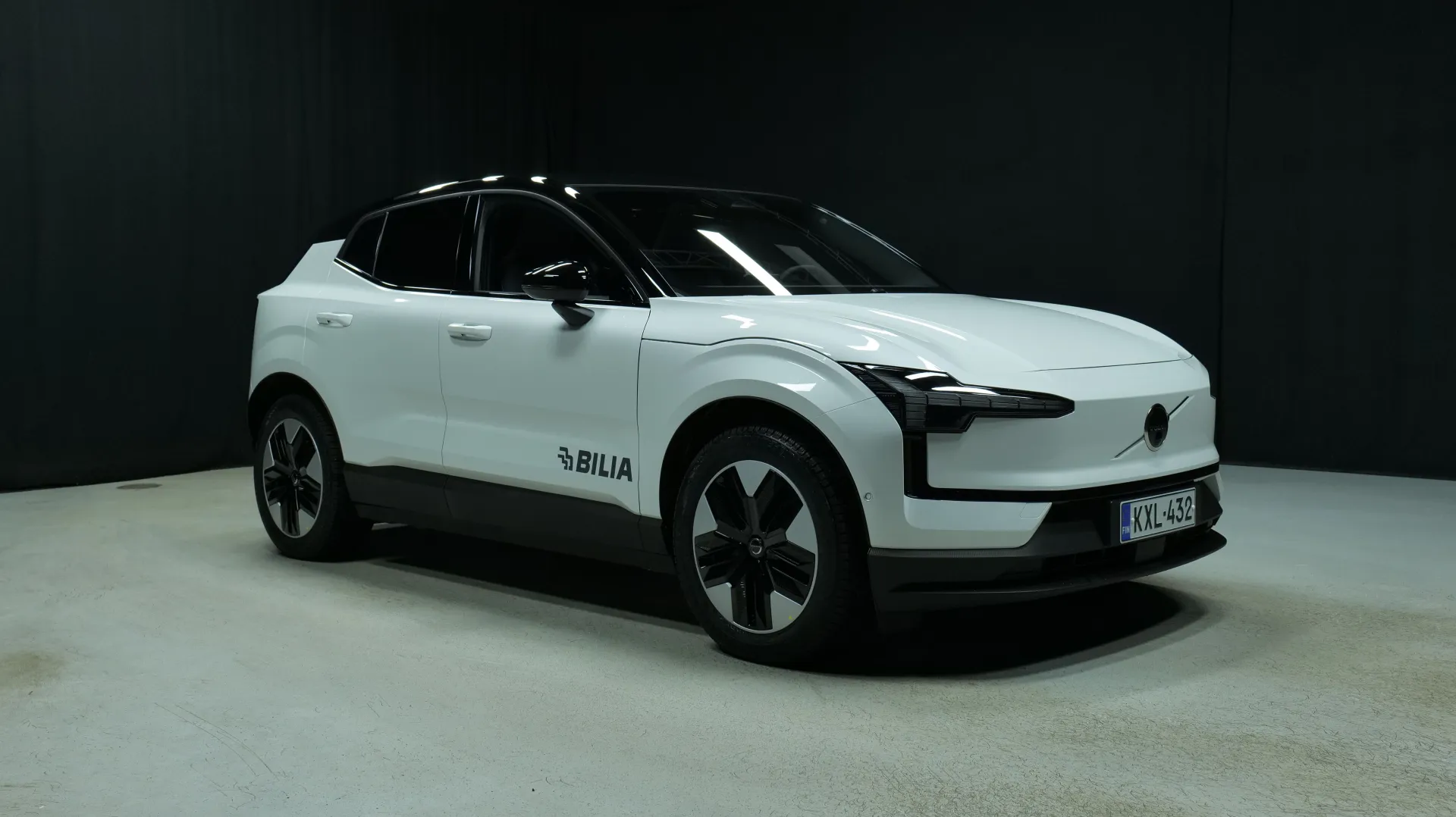 Autokuva 5 - KXL-432