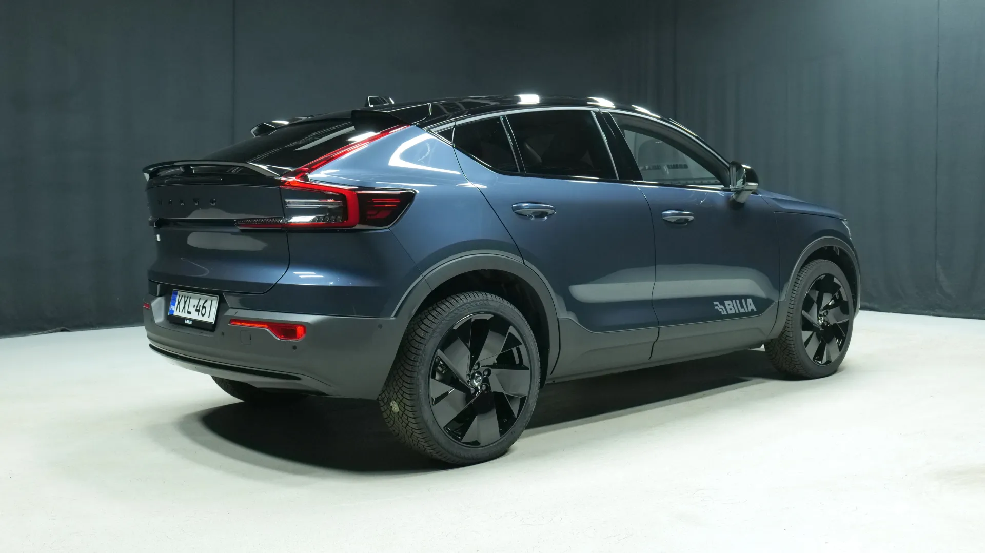 Autokuva 3 - KXL-461