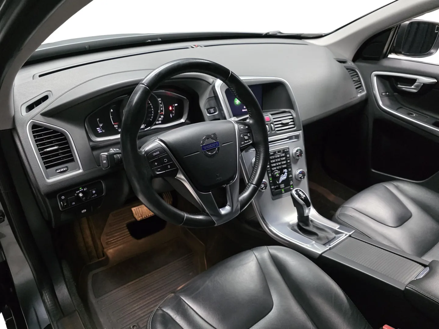 Autokuva 8 - LOC-353