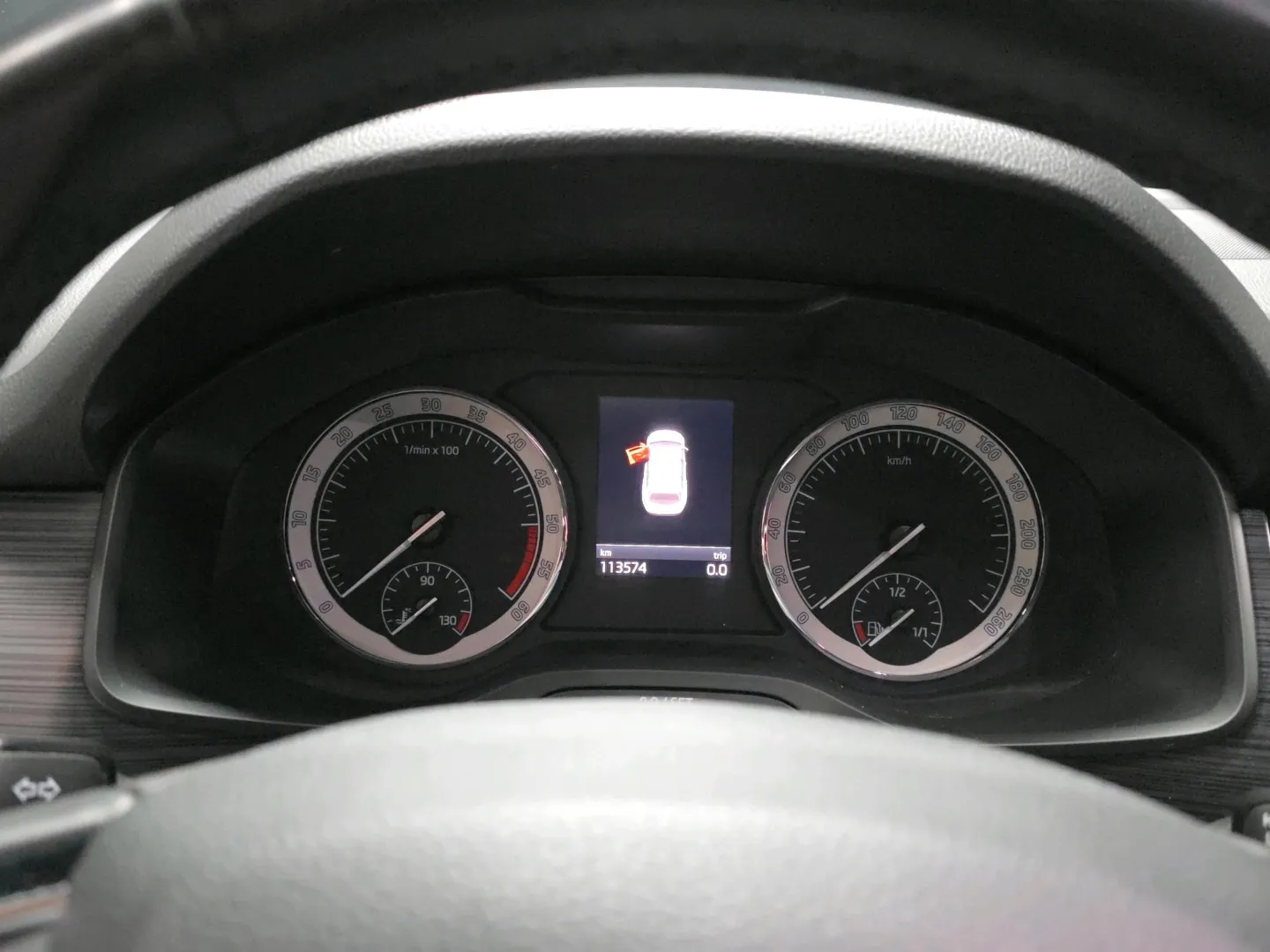 Autokuva 7 - LOM-486