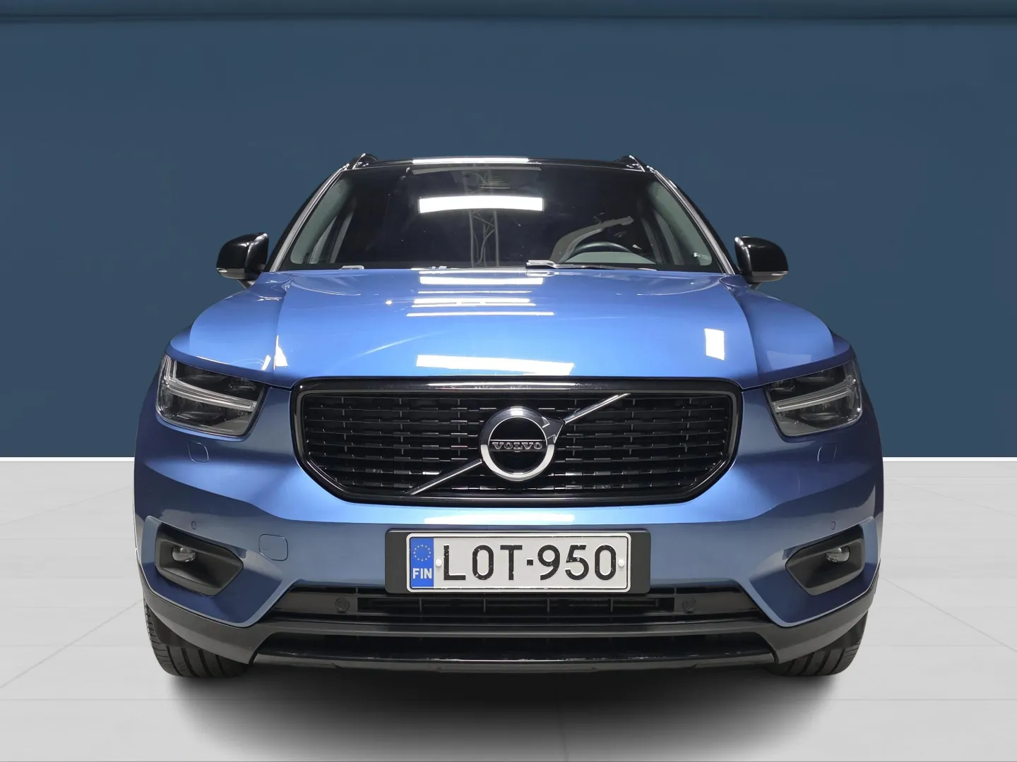 Autokuva 2 - LOT-950