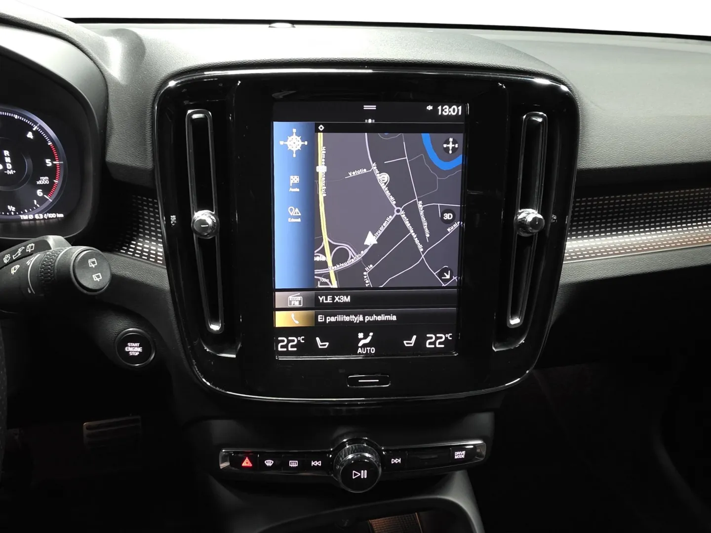 Autokuva 13 - LOT-950