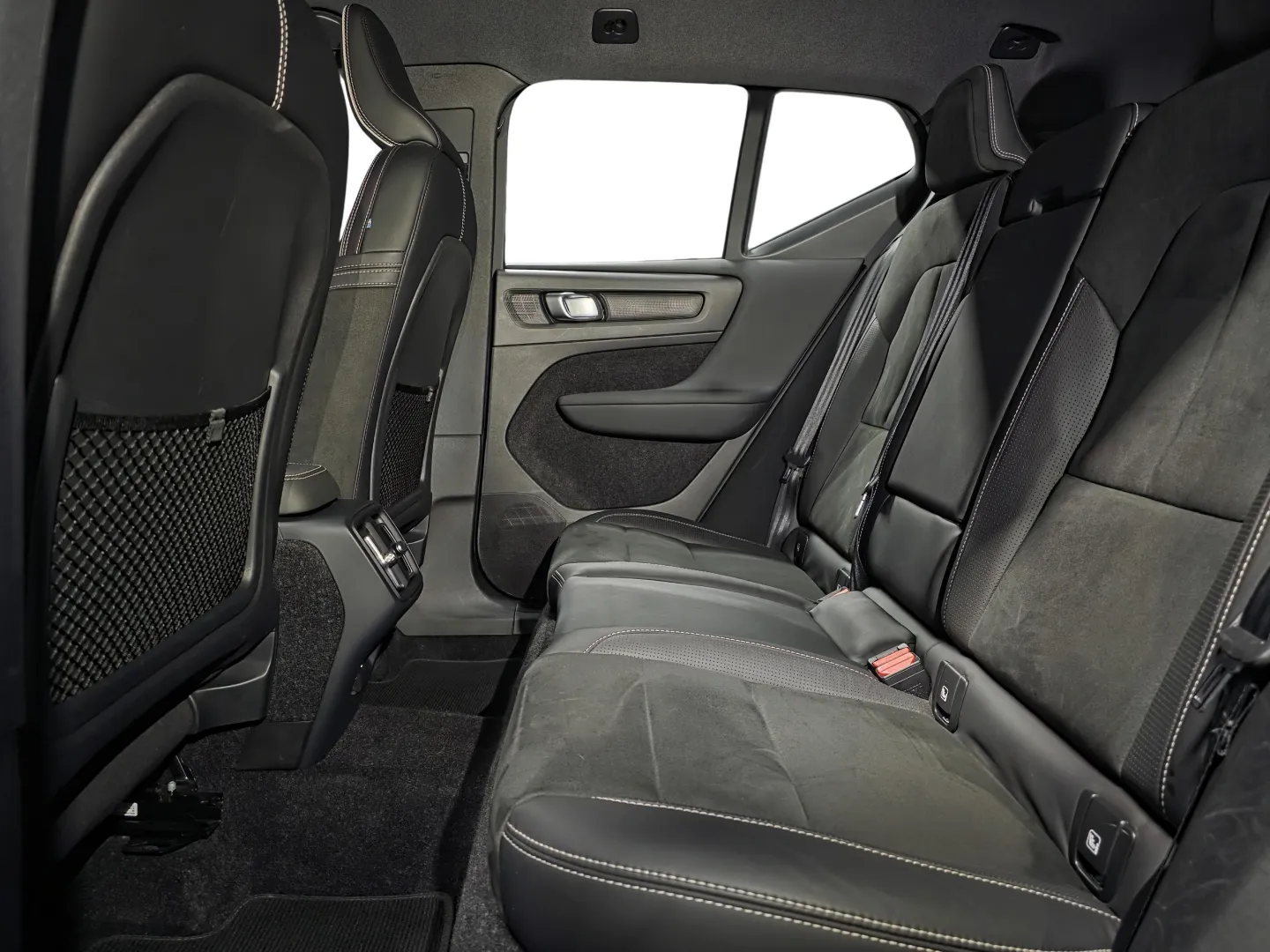 Autokuva 9 - LOT-950