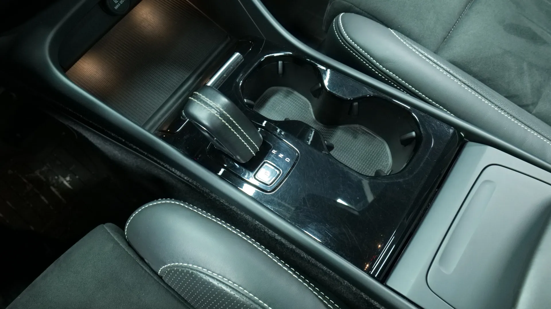 Autokuva 9 - LPL-838