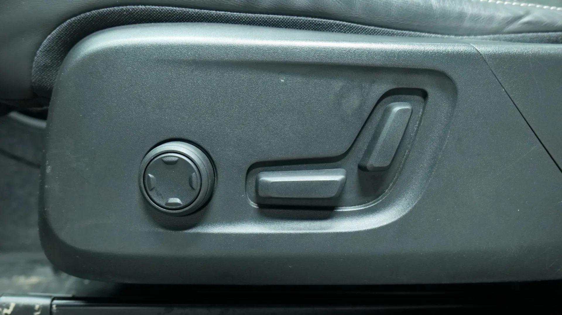 Autokuva 11 - LPL-838