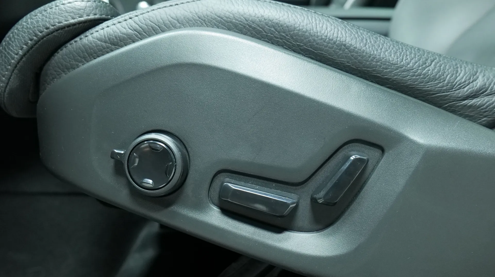 Autokuva 10 - LPR-654