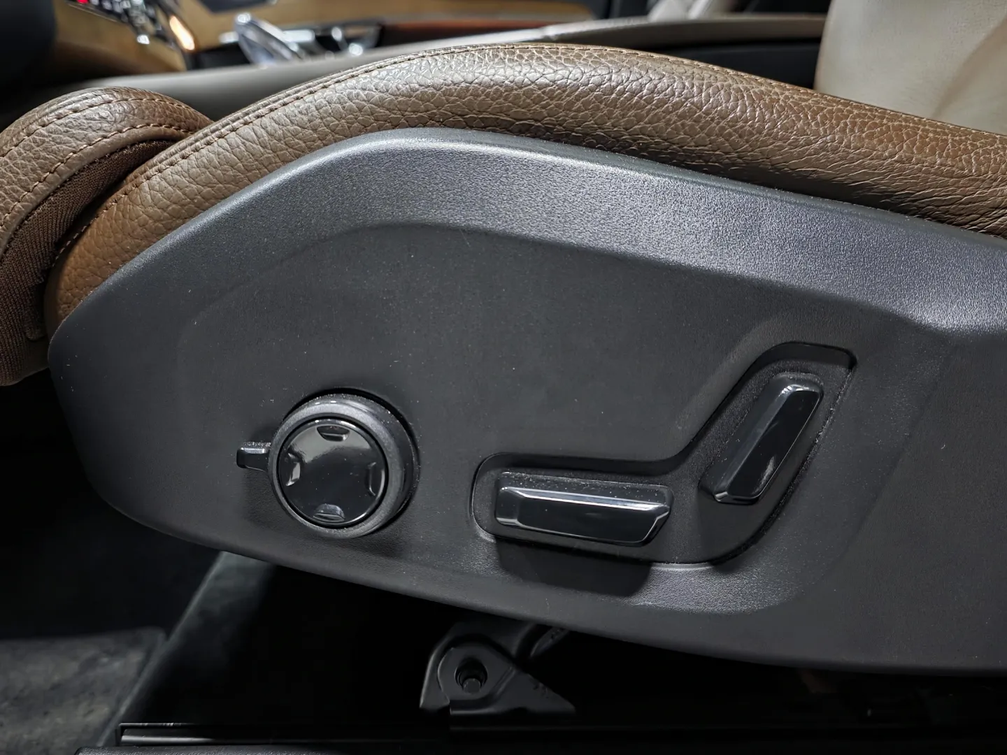 Autokuva 17 - LPT-580