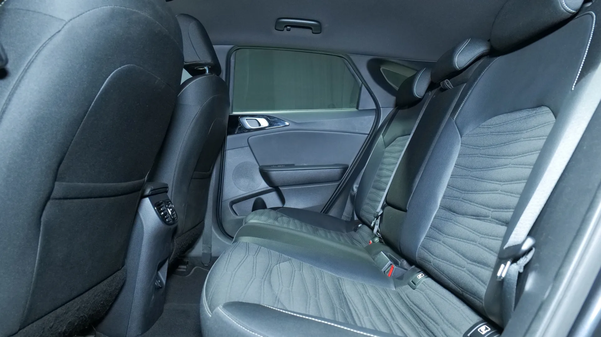 Autokuva 15 - LRC-818