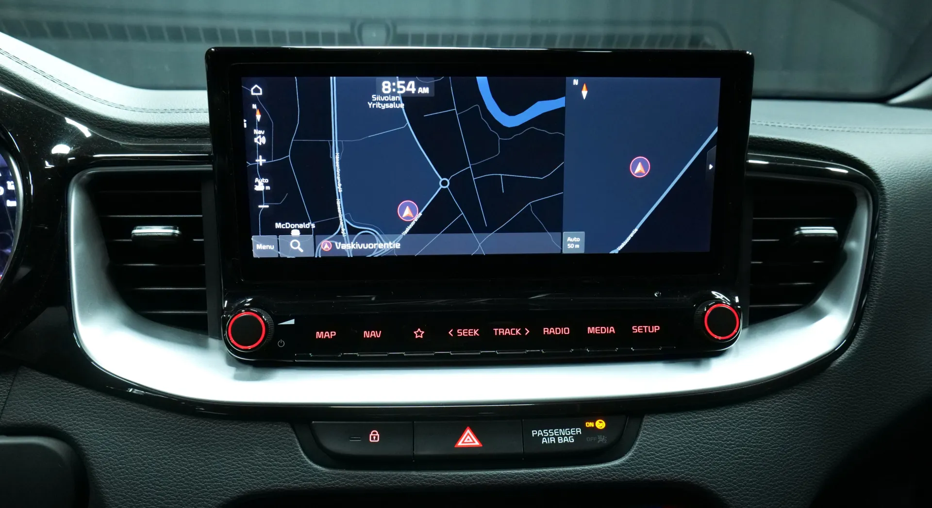 Autokuva 7 - LRC-818