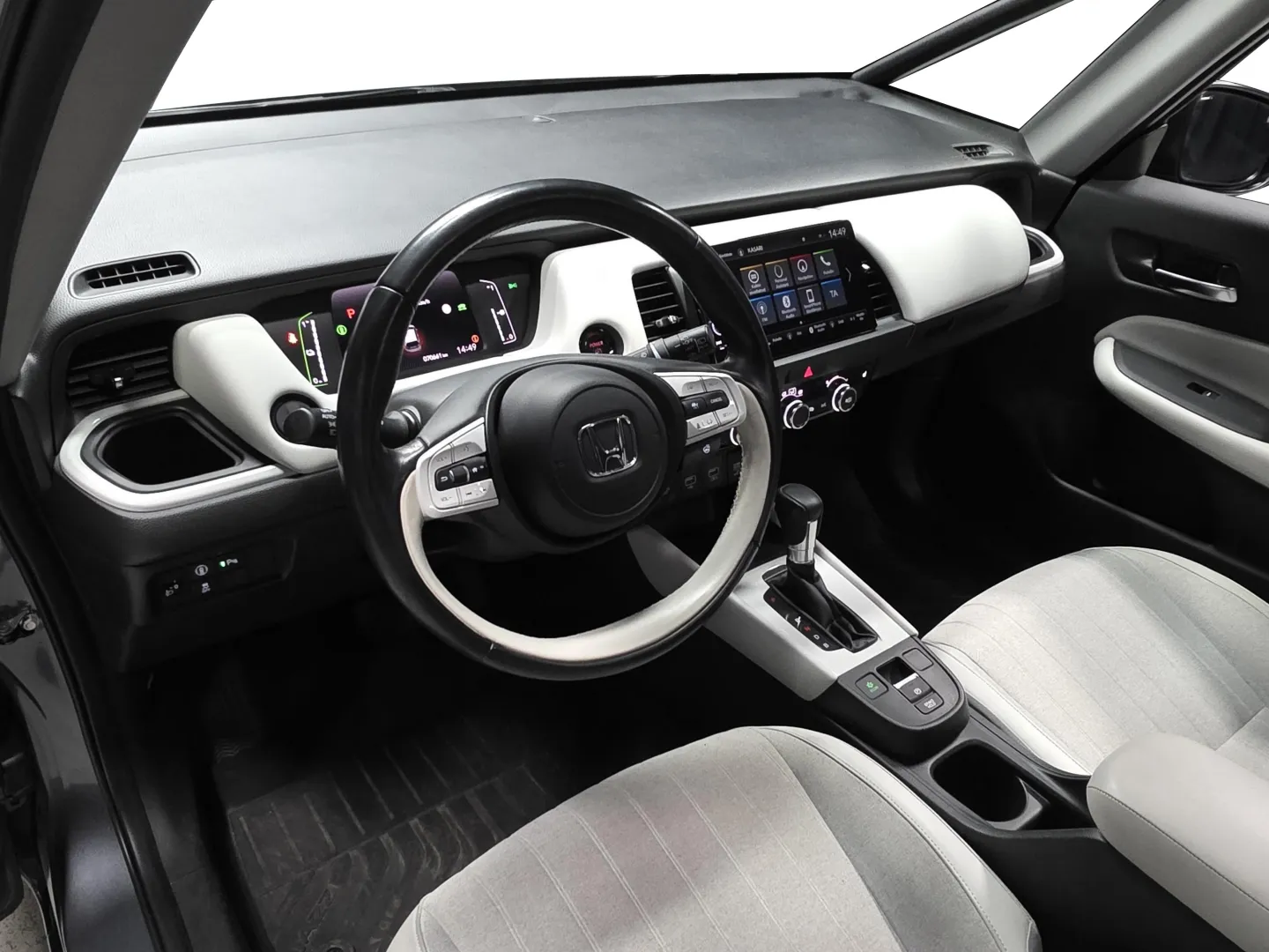 Autokuva 8 - LRC-885