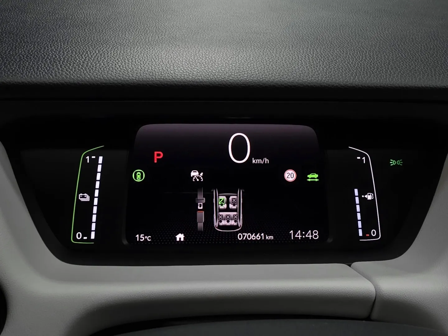 Autokuva 7 - LRC-885