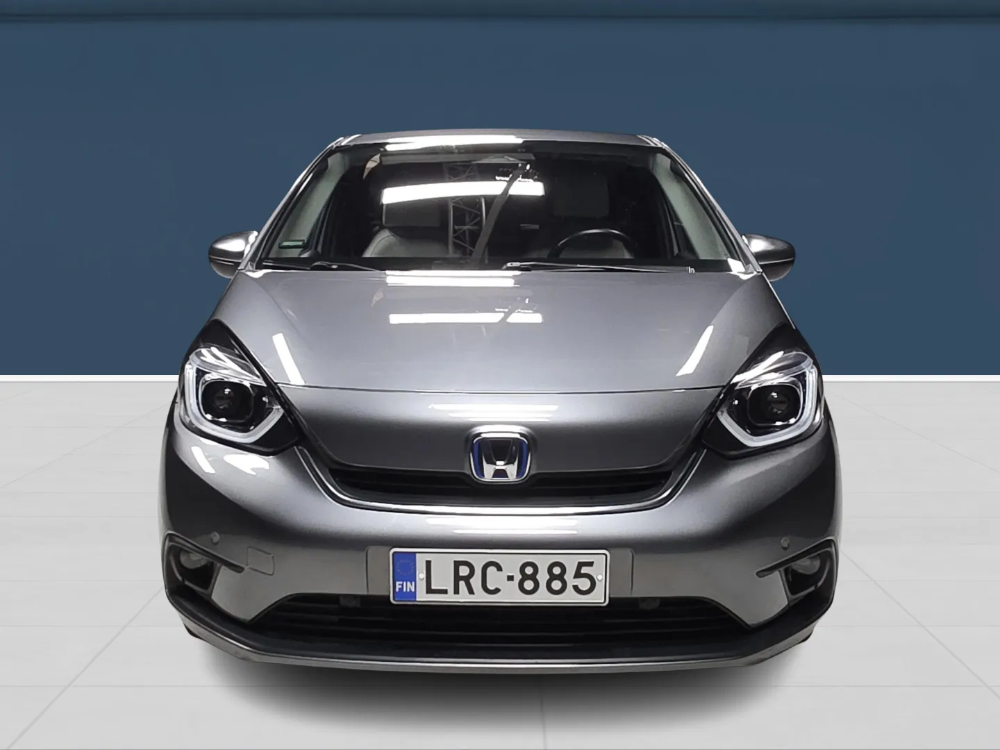 Autokuva 2 - LRC-885