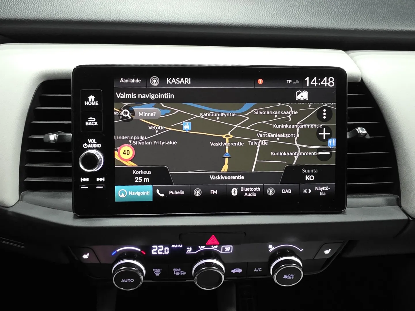 Autokuva 13 - LRC-885