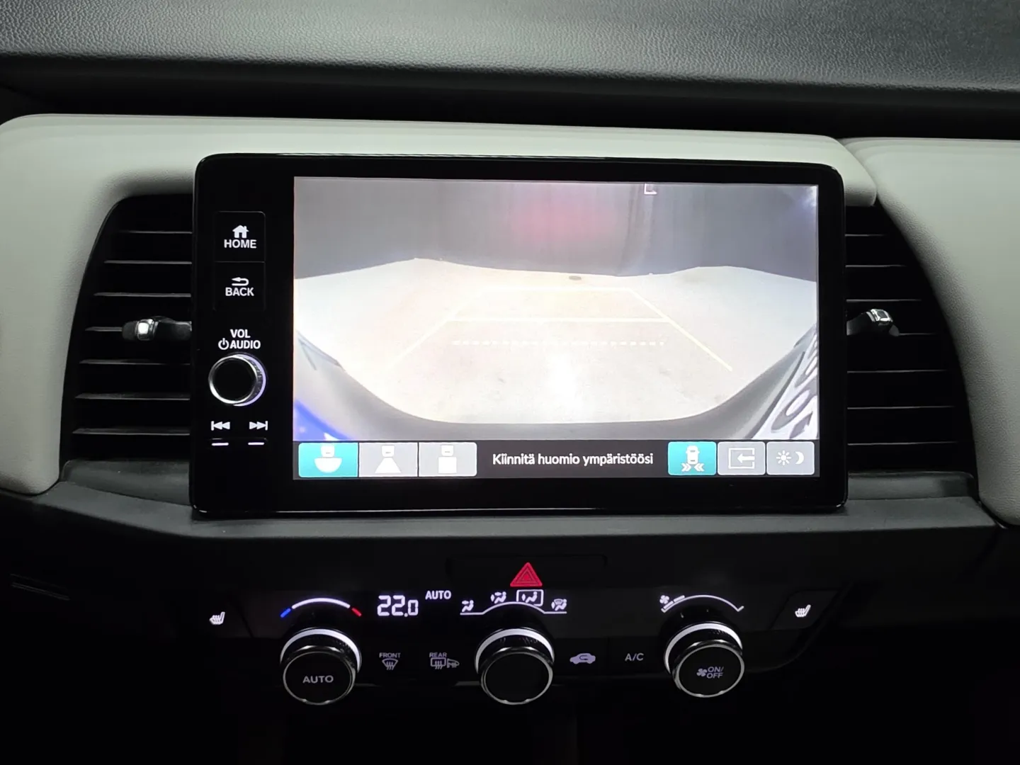 Autokuva 14 - LRC-885