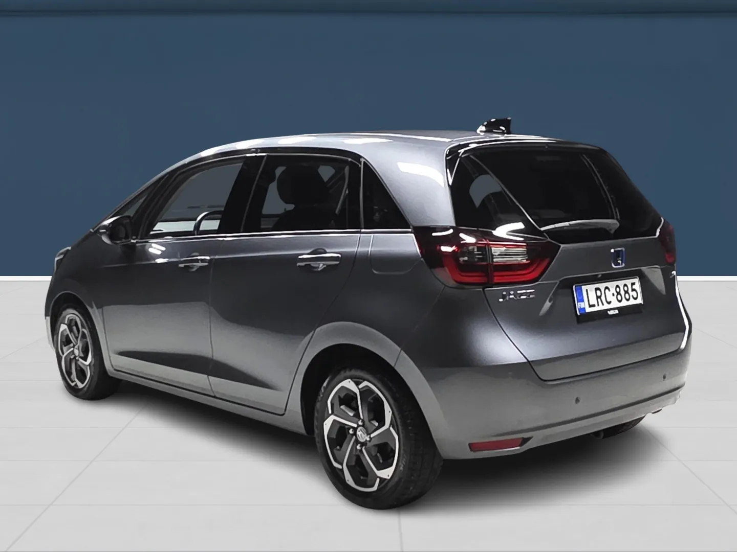 Autokuva 6 - LRC-885