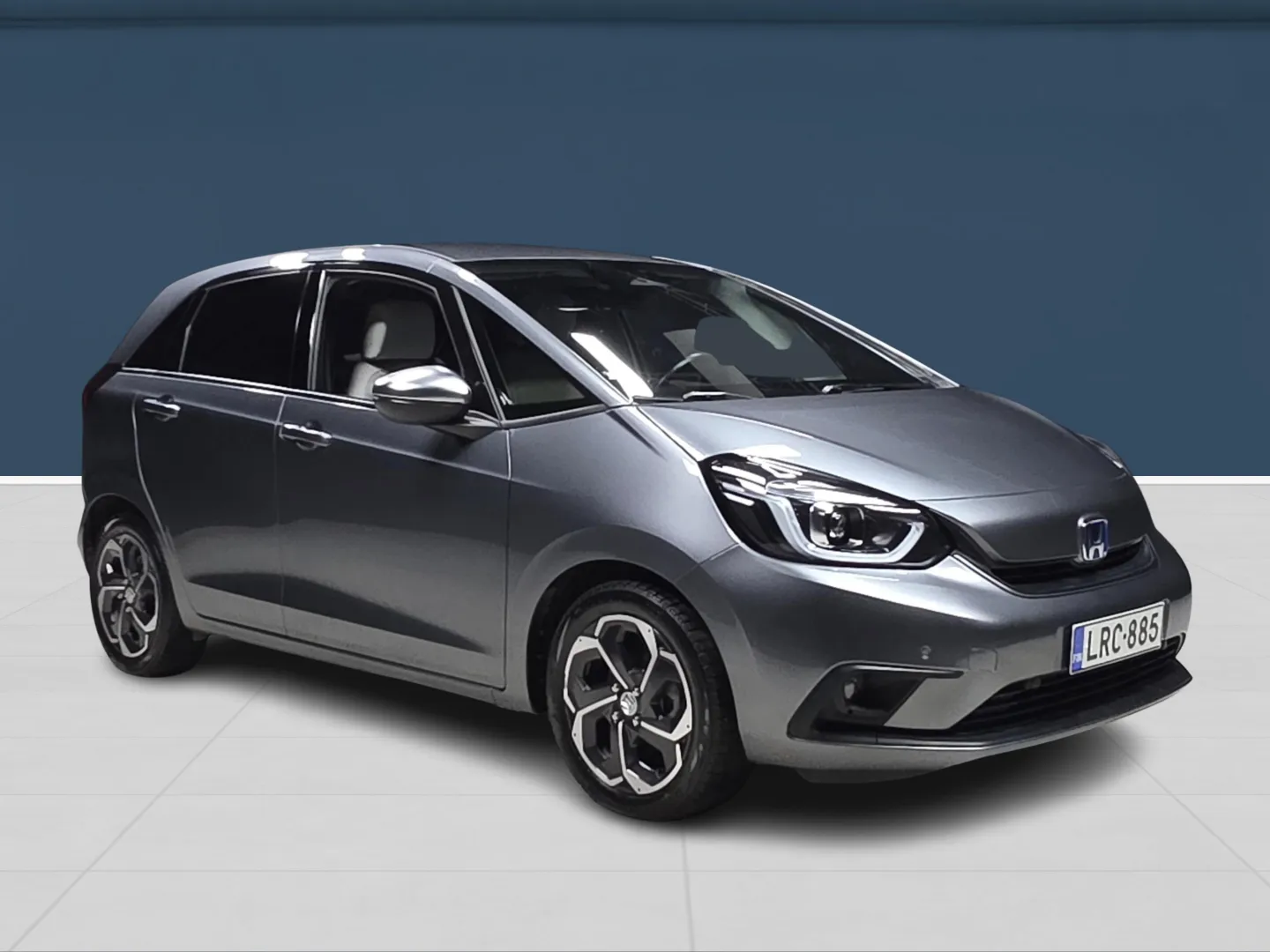 Autokuva 3 - LRC-885