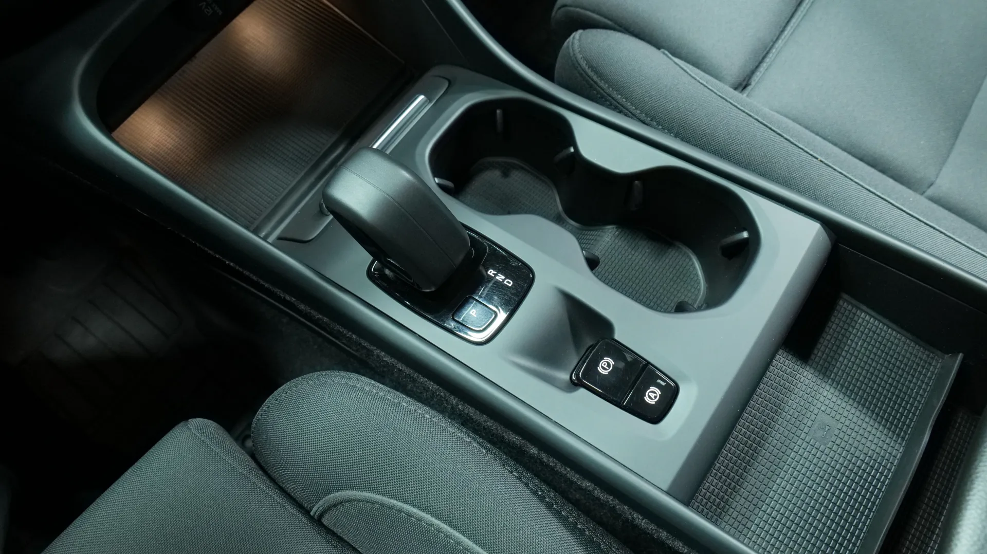 Autokuva 10 - LRH-369