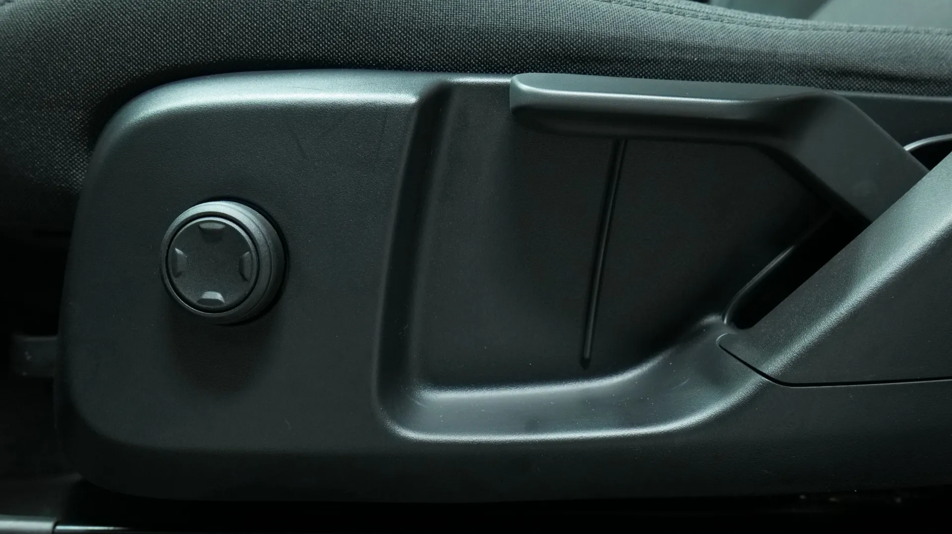 Autokuva 11 - LRH-369