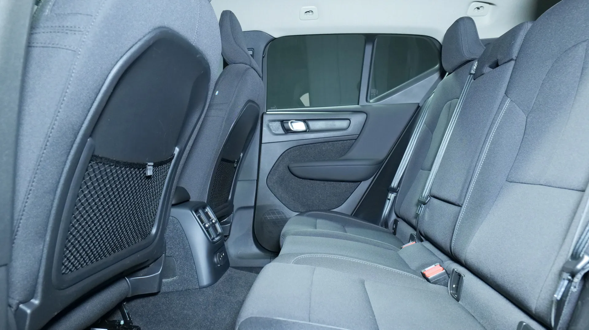 Autokuva 16 - LRH-369