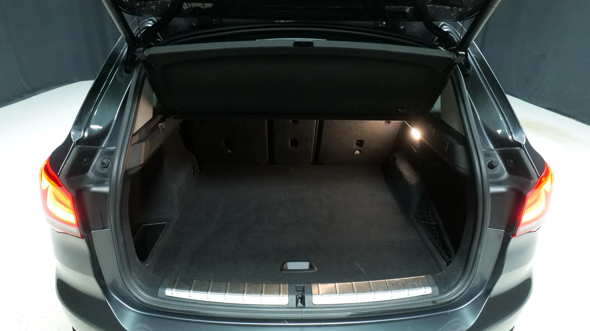 Autokuva 16 - LRH-710