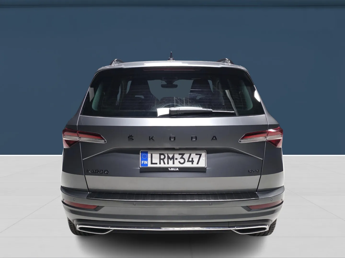 Autokuva 5 - LRM-347