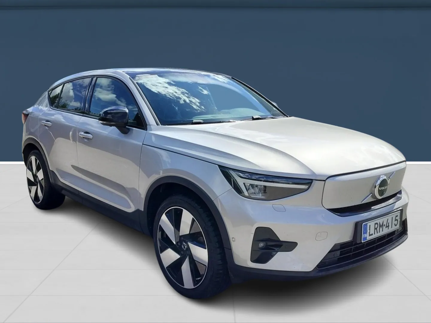 Autokuva 3 - LRM-415