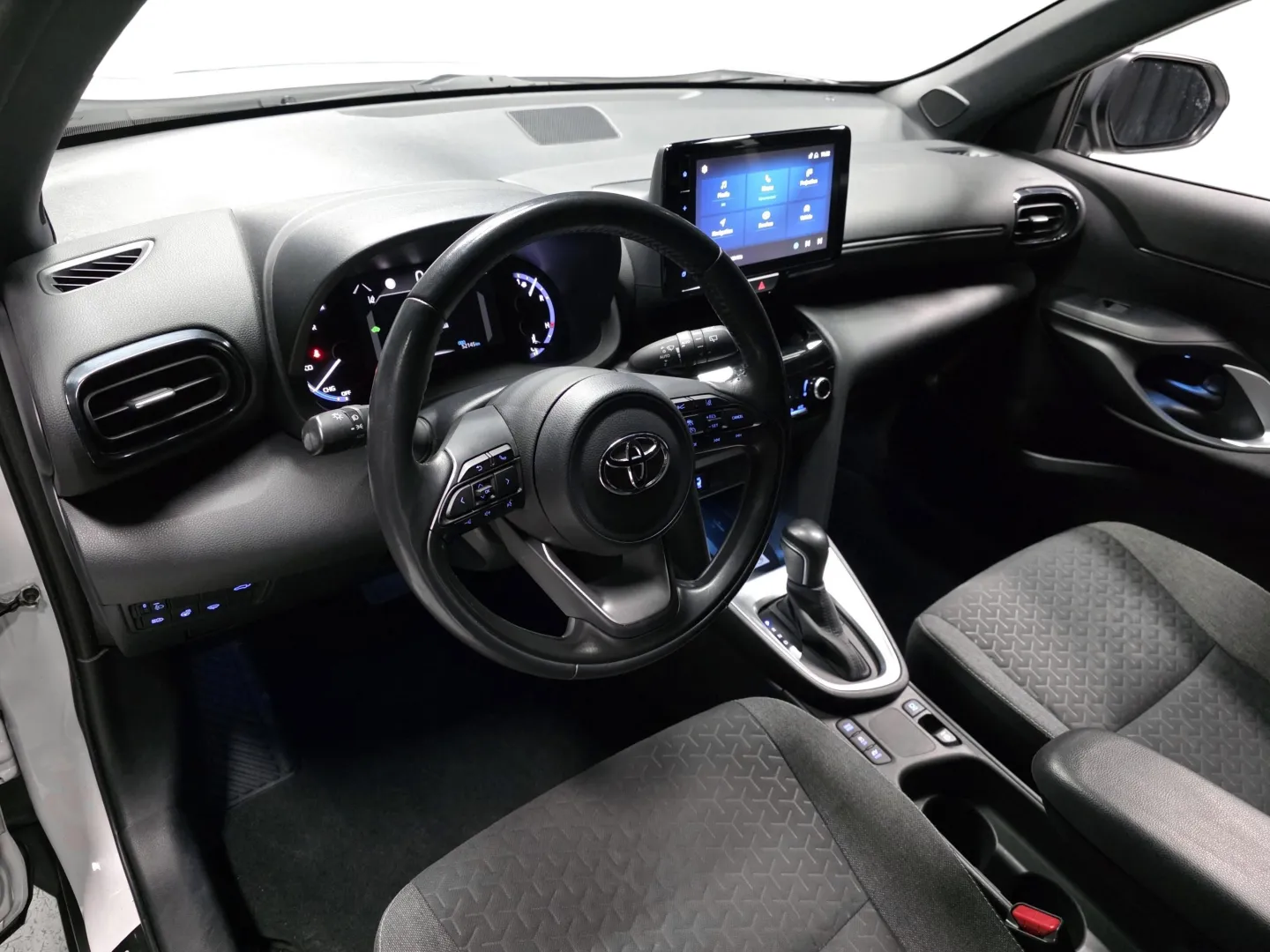 Autokuva 8 - LRM-956