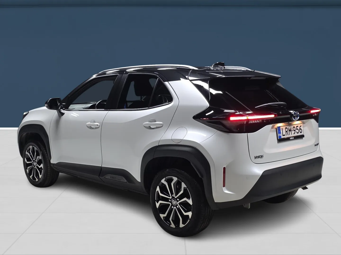 Autokuva 6 - LRM-956