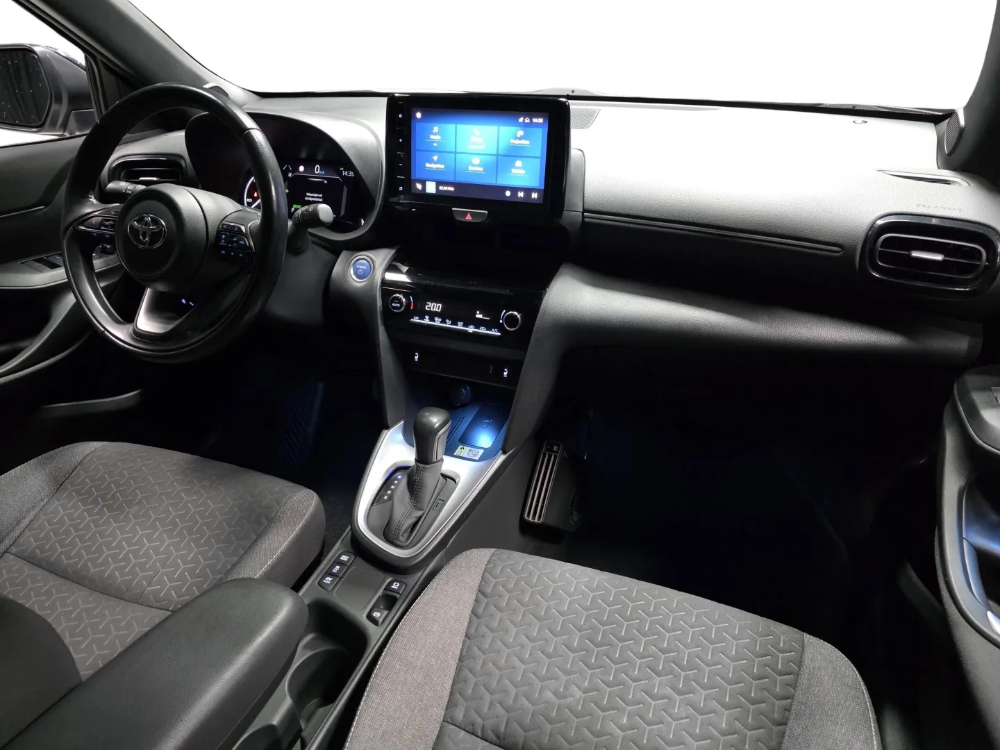 Autokuva 16 - LRM-956