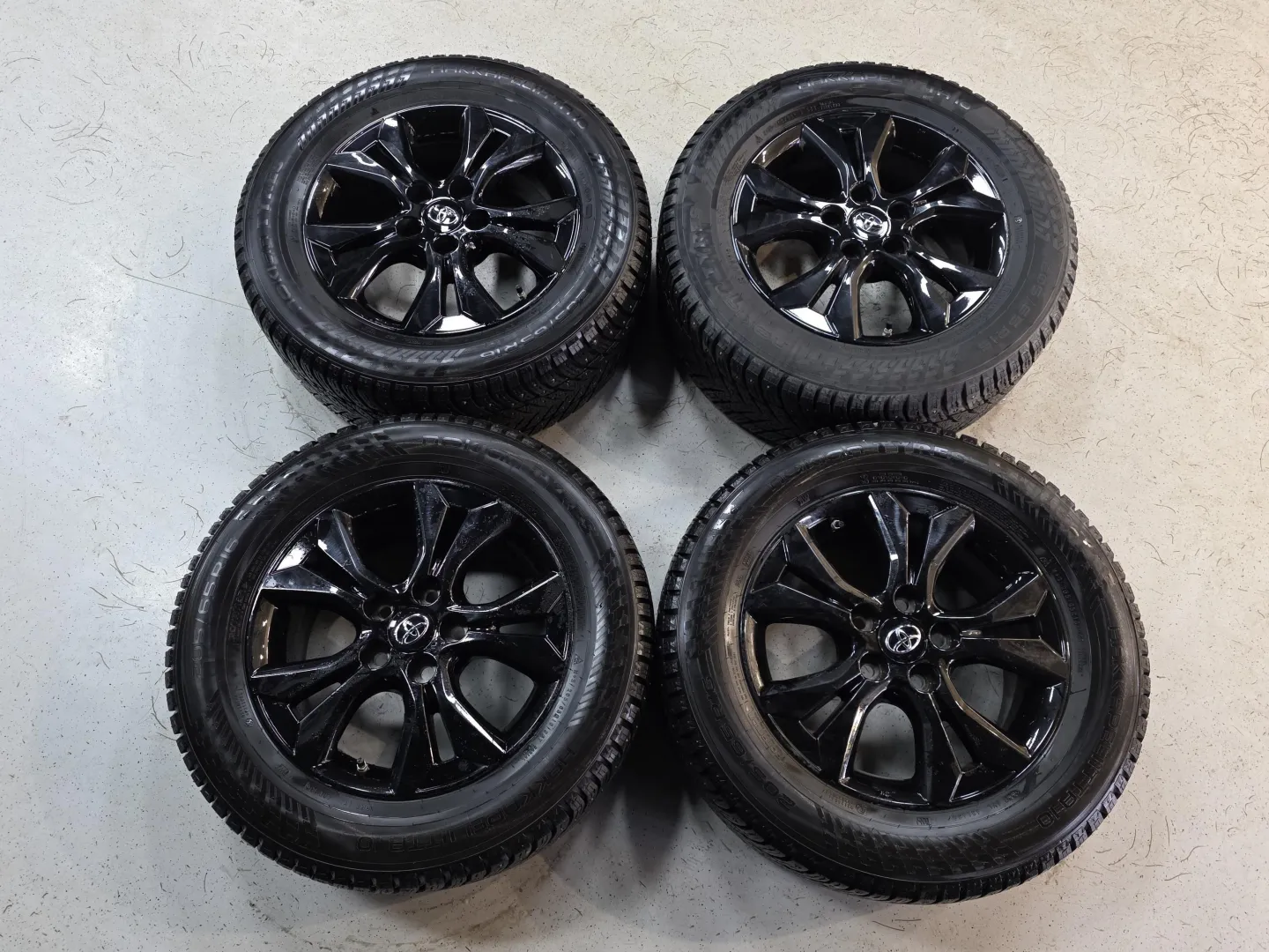 Autokuva 12 - LRM-956