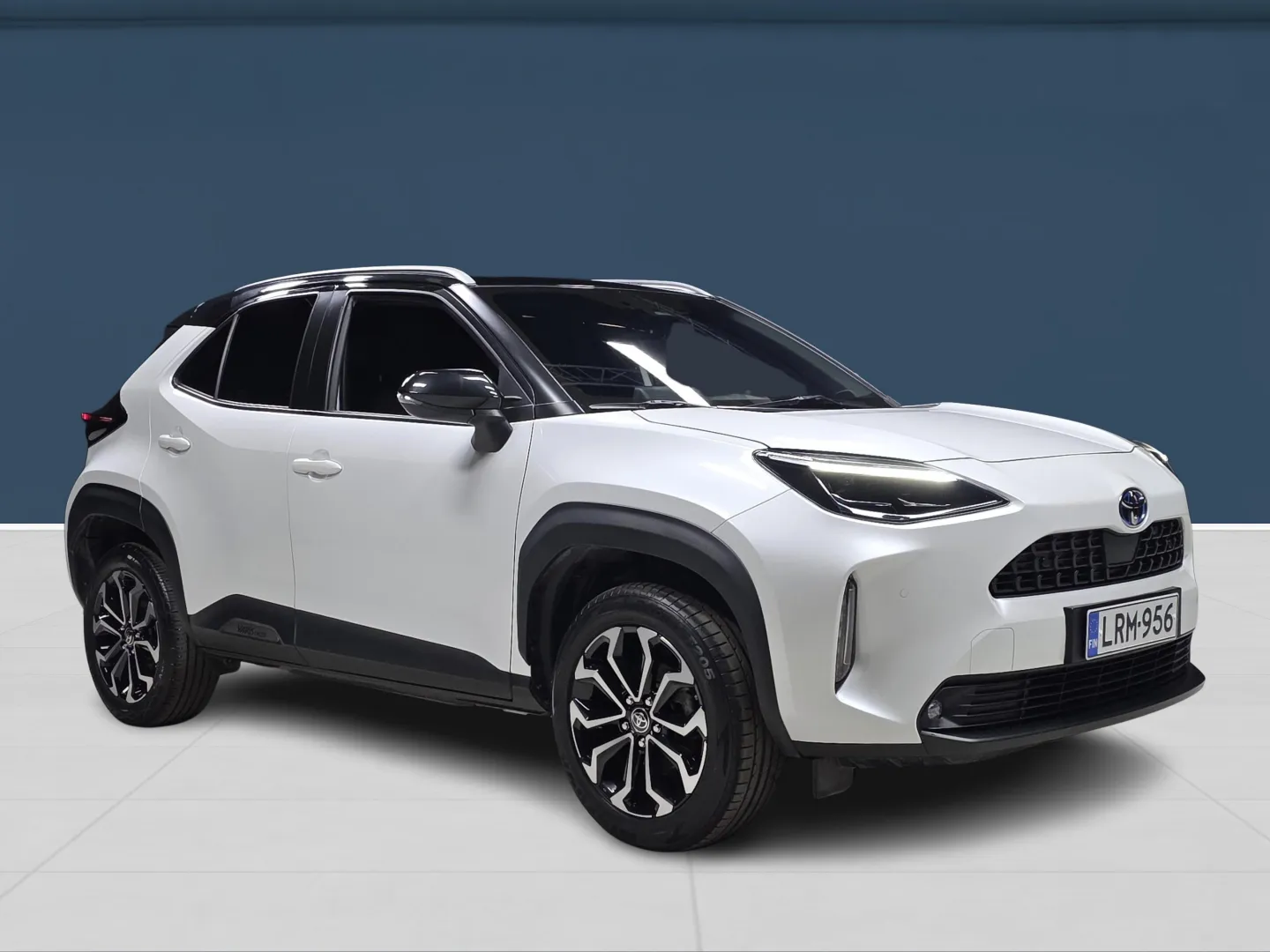 Autokuva 3 - LRM-956