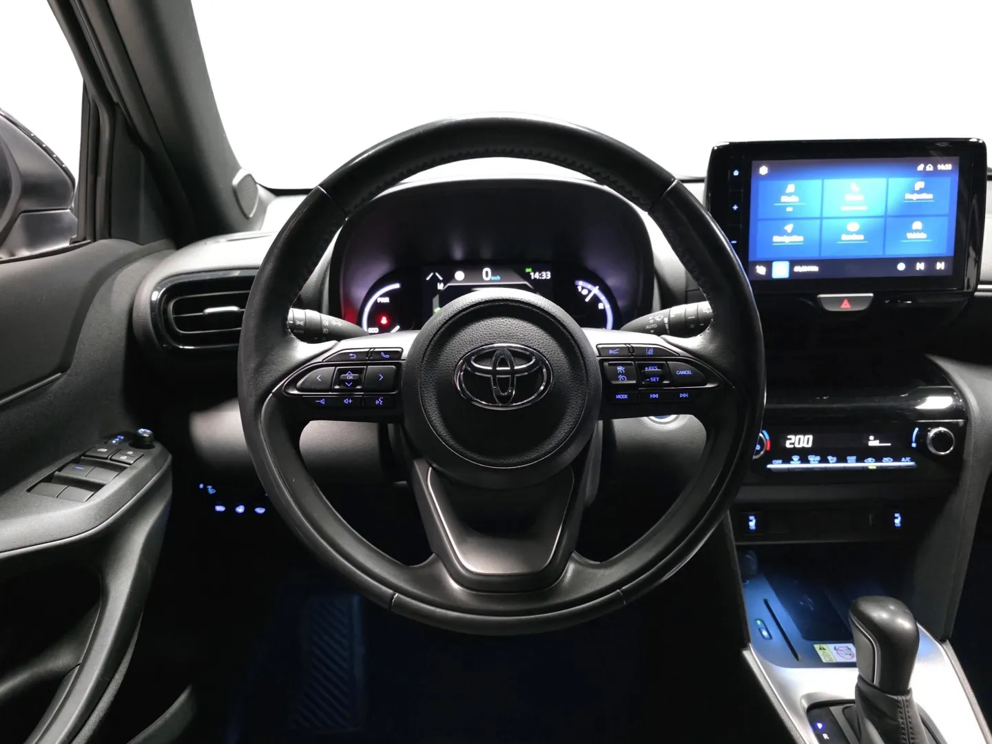 Autokuva 10 - LRM-956