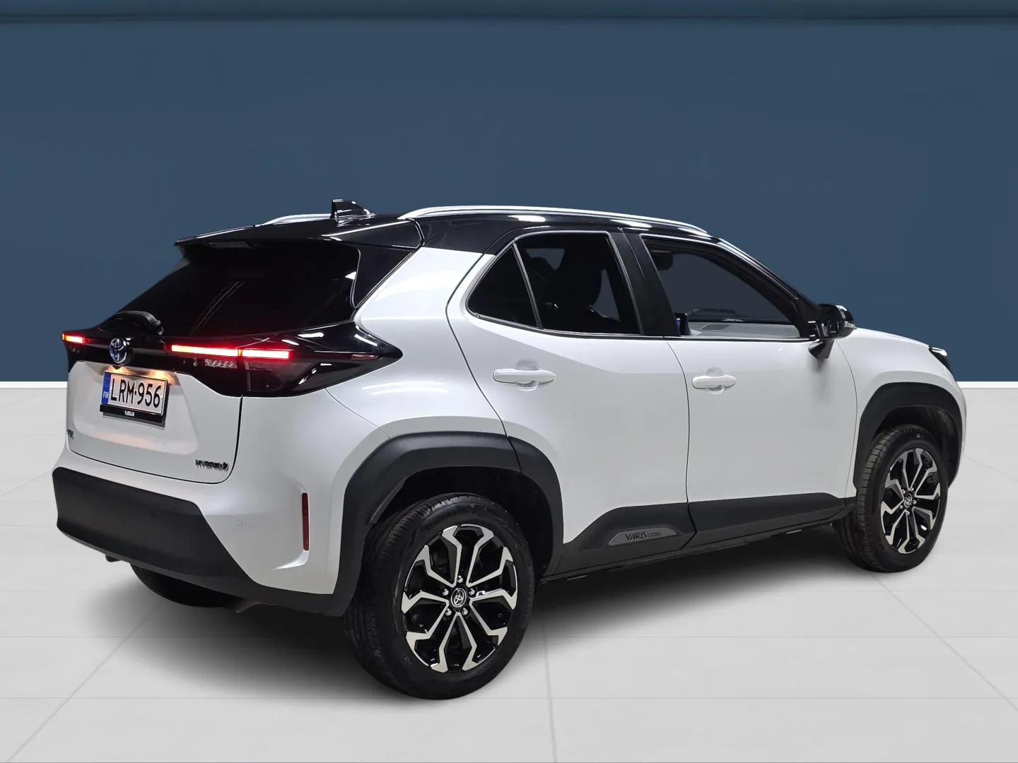 Autokuva 4 - LRM-956