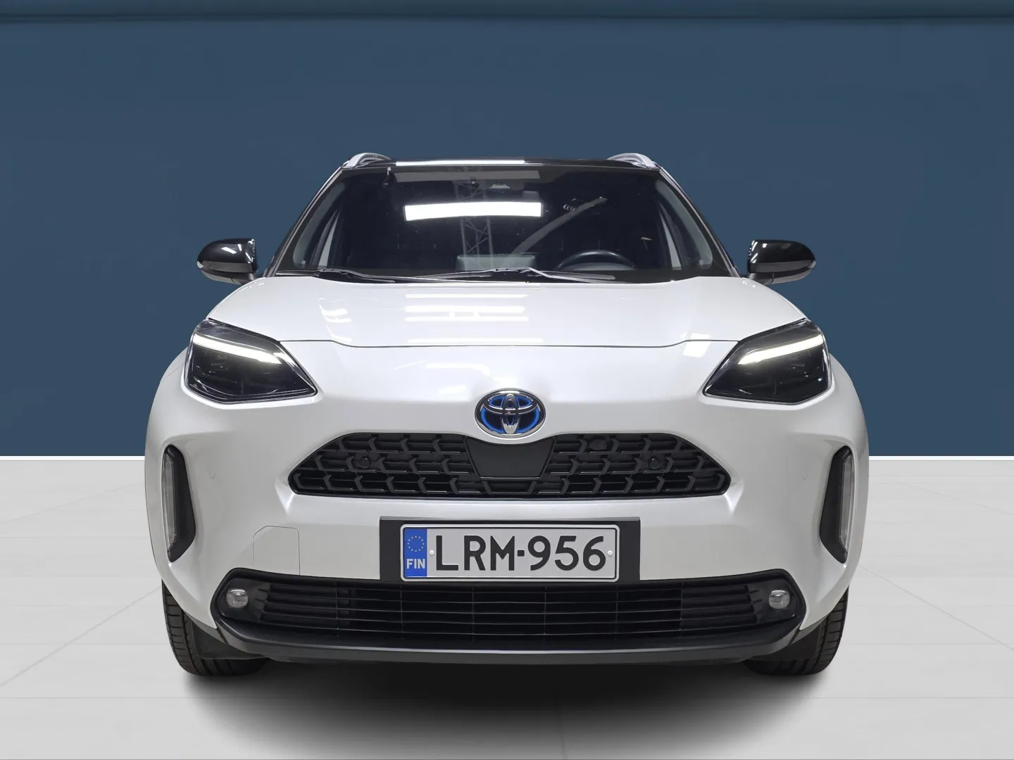 Autokuva 2 - LRM-956