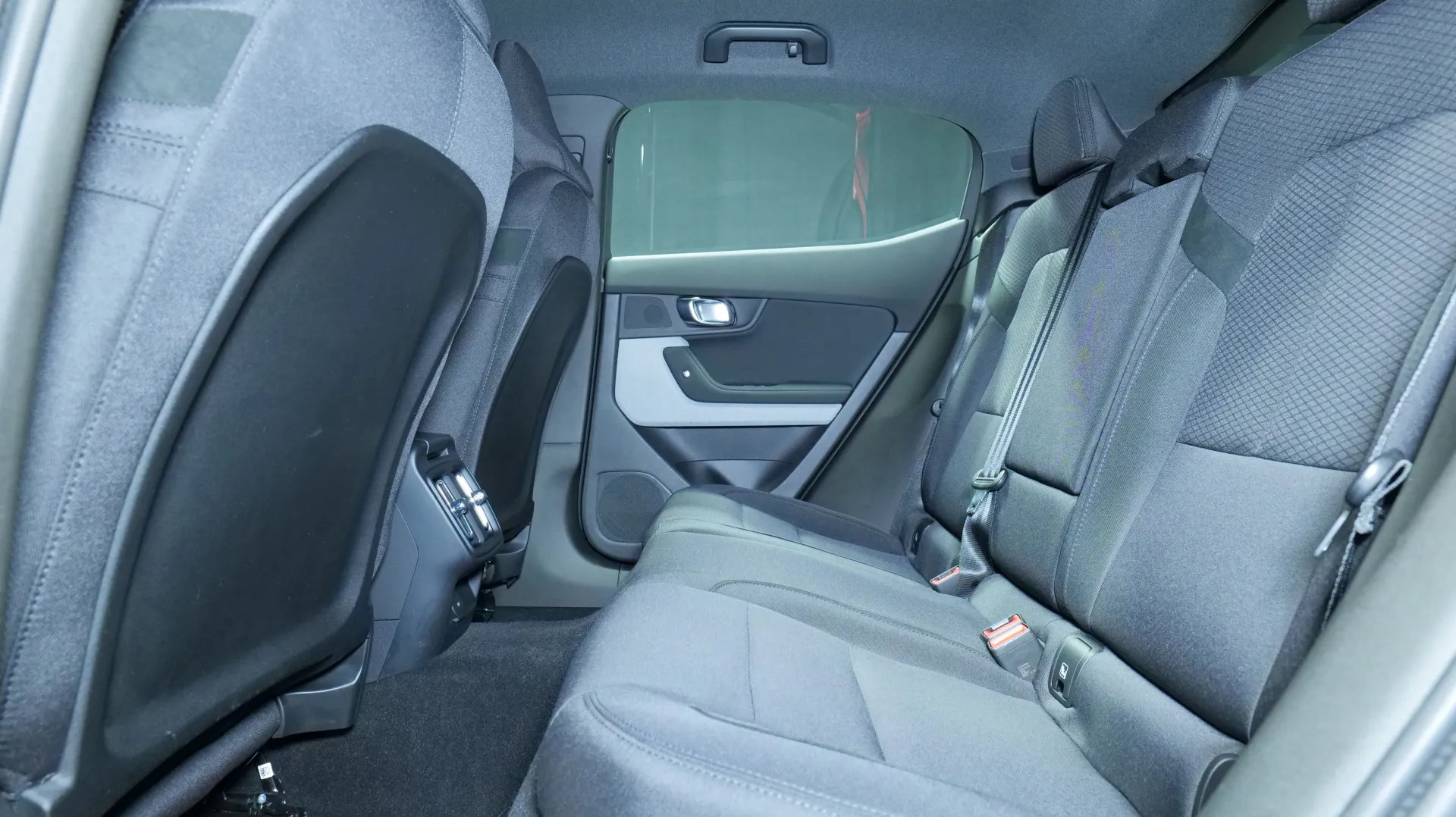 Autokuva 16 - LRN-642