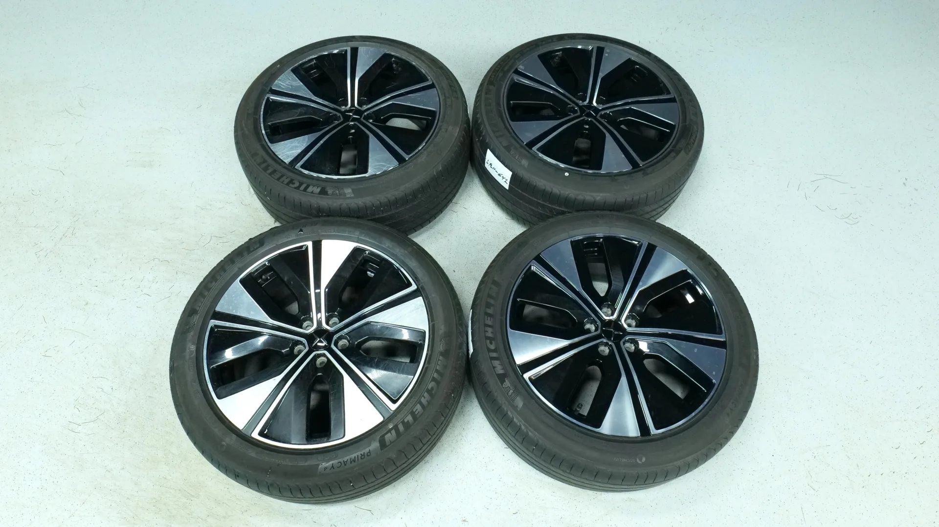 Autokuva 19 - LRN-642