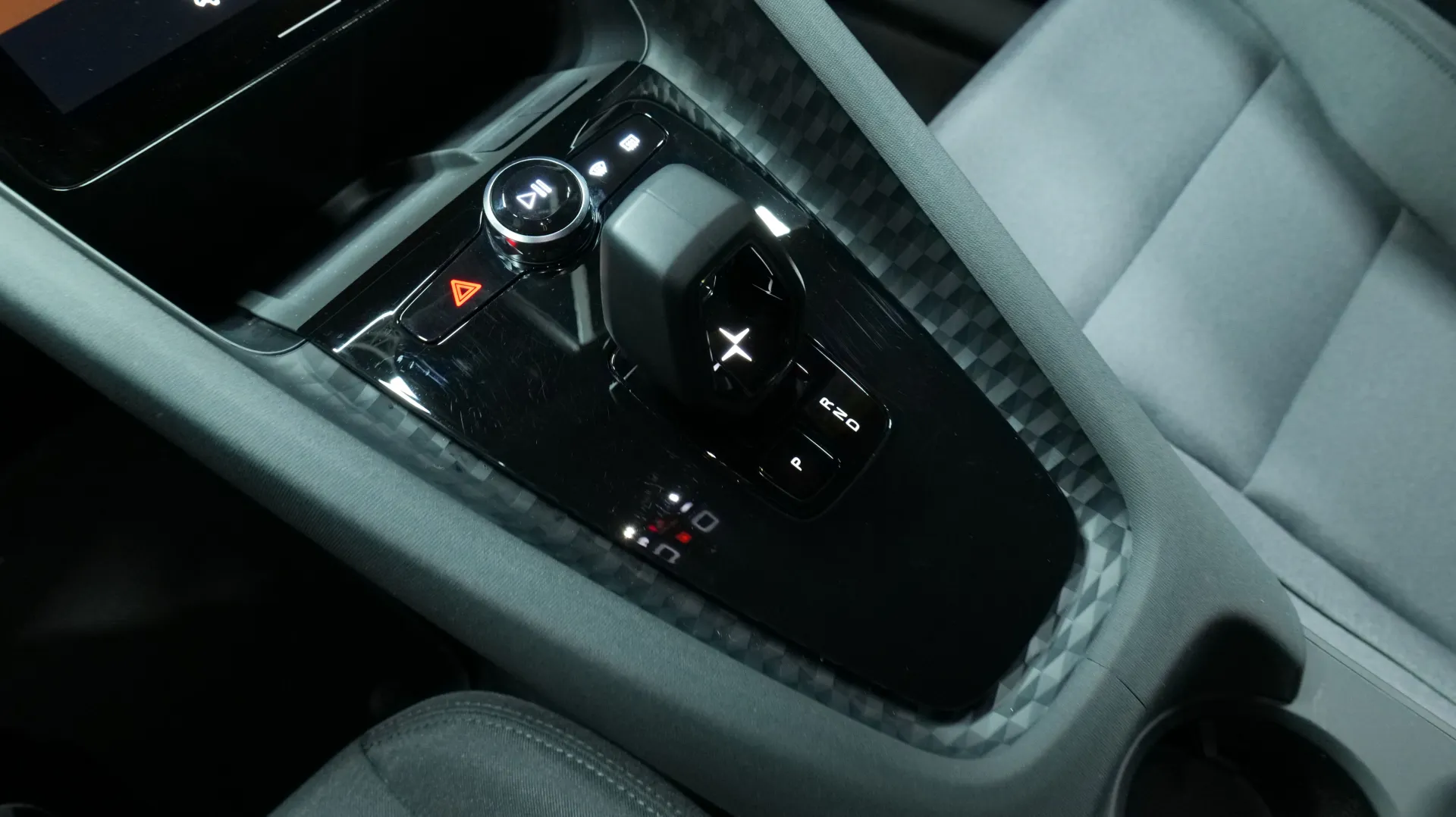 Autokuva 10 - LRN-642