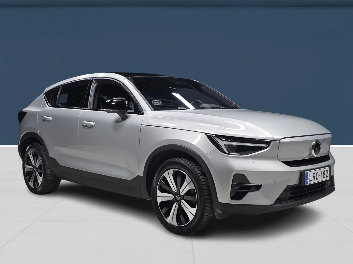 Autokuva 3 - LRO-182