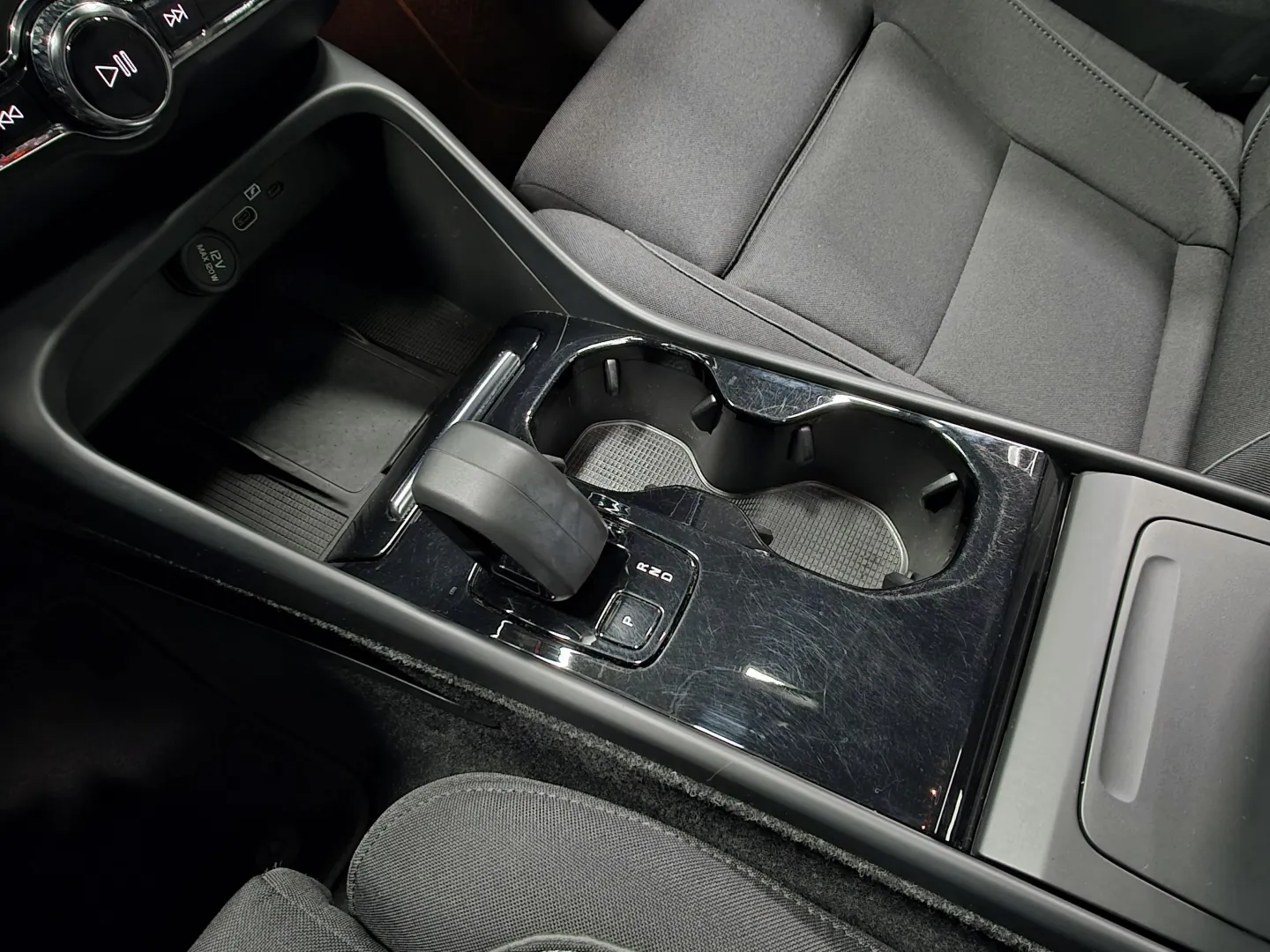 Autokuva 14 - LRO-182