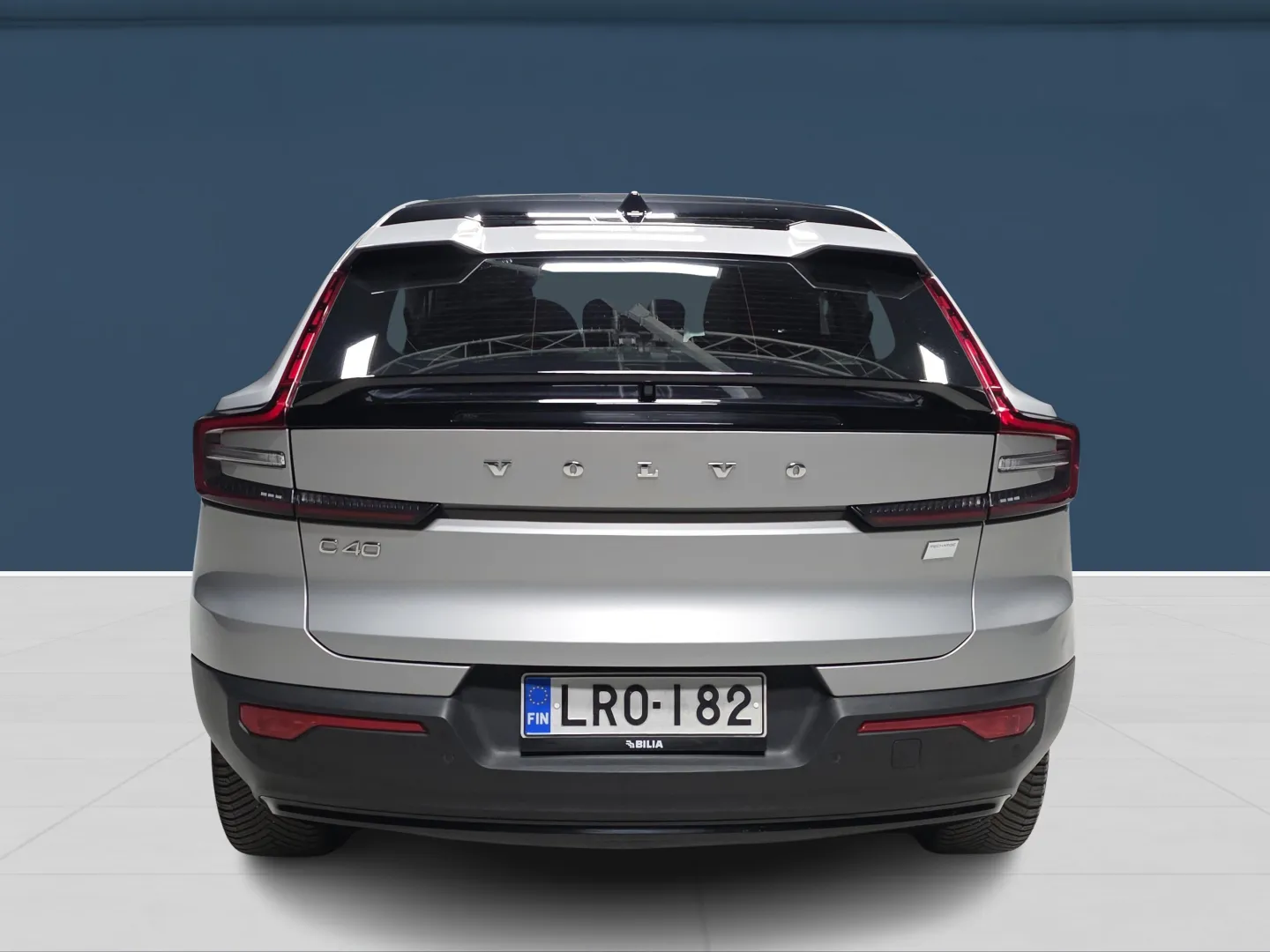 Autokuva 5 - LRO-182