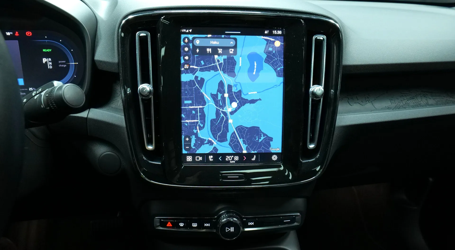 Autokuva 7 - LRO-993