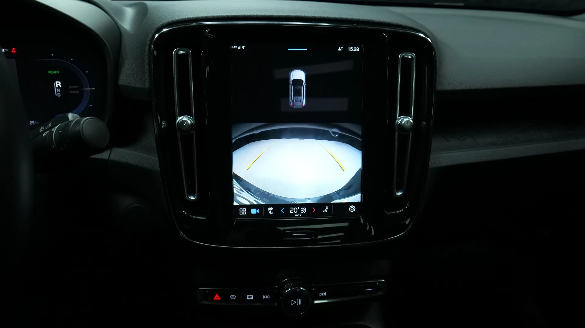 Autokuva 9 - LRO-993