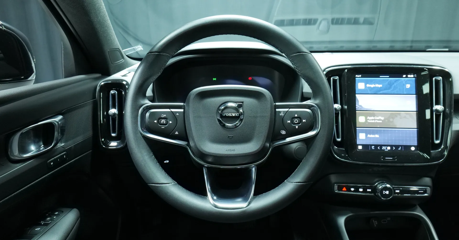 Autokuva 15 - LRO-993