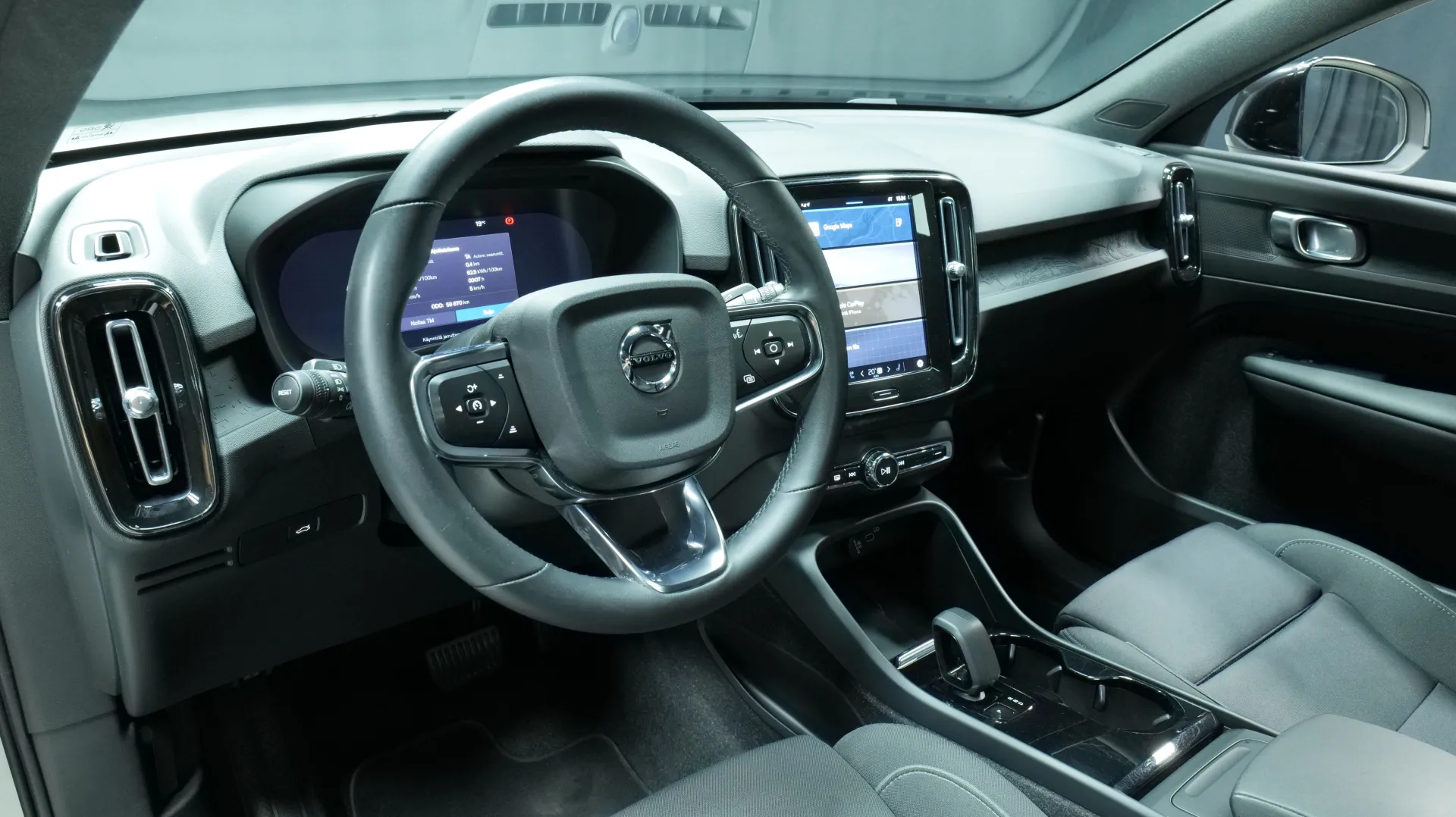 Autokuva 13 - LRO-993