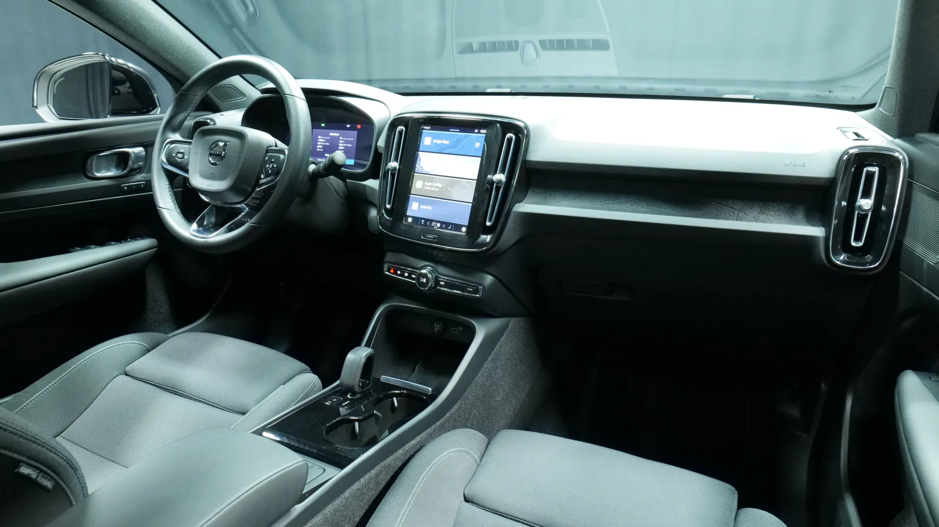 Autokuva 19 - LRO-993