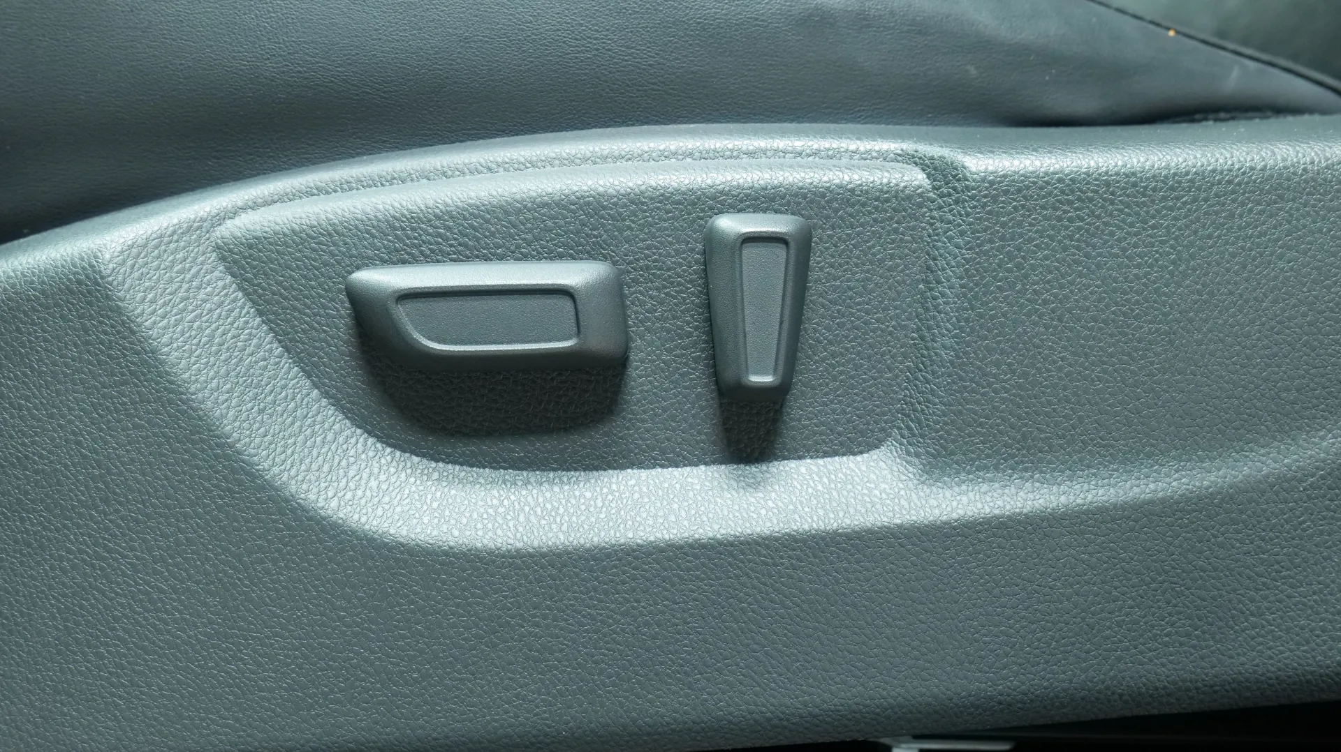 Autokuva 11 - LRP-252