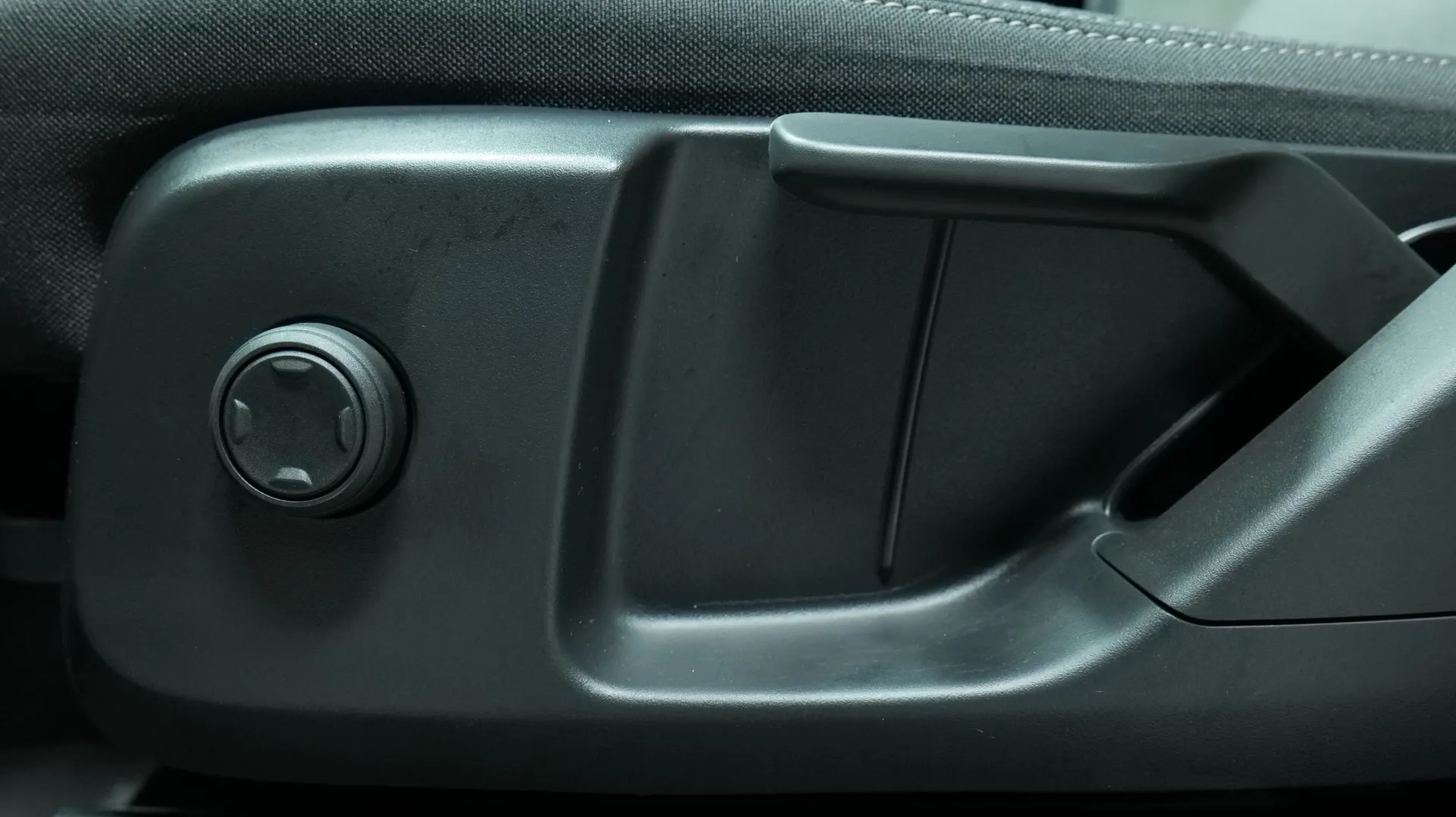 Autokuva 16 - LRP-749