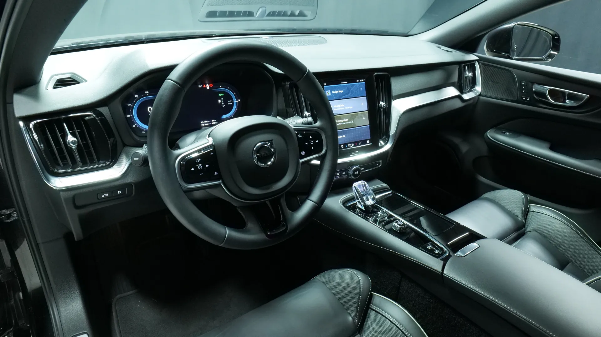 Autokuva 13 - LRR-563