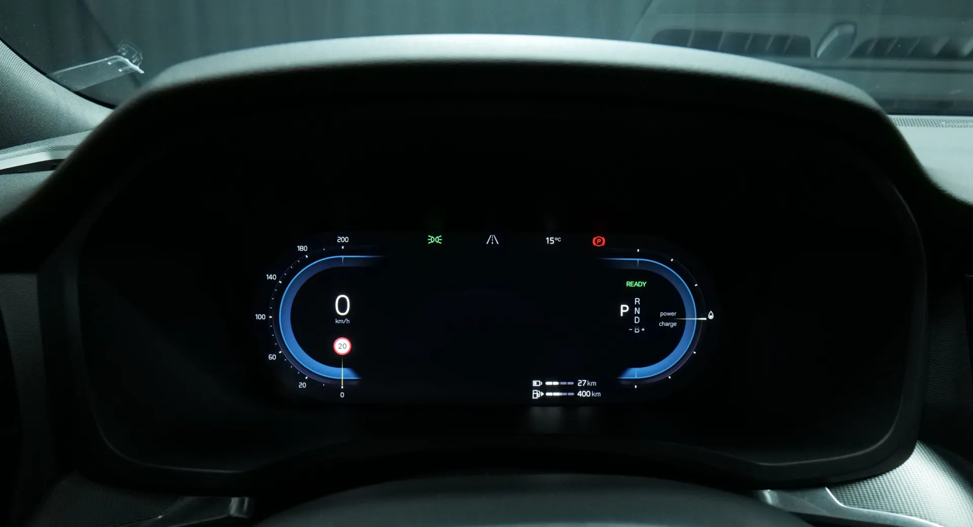 Autokuva 6 - LRR-563