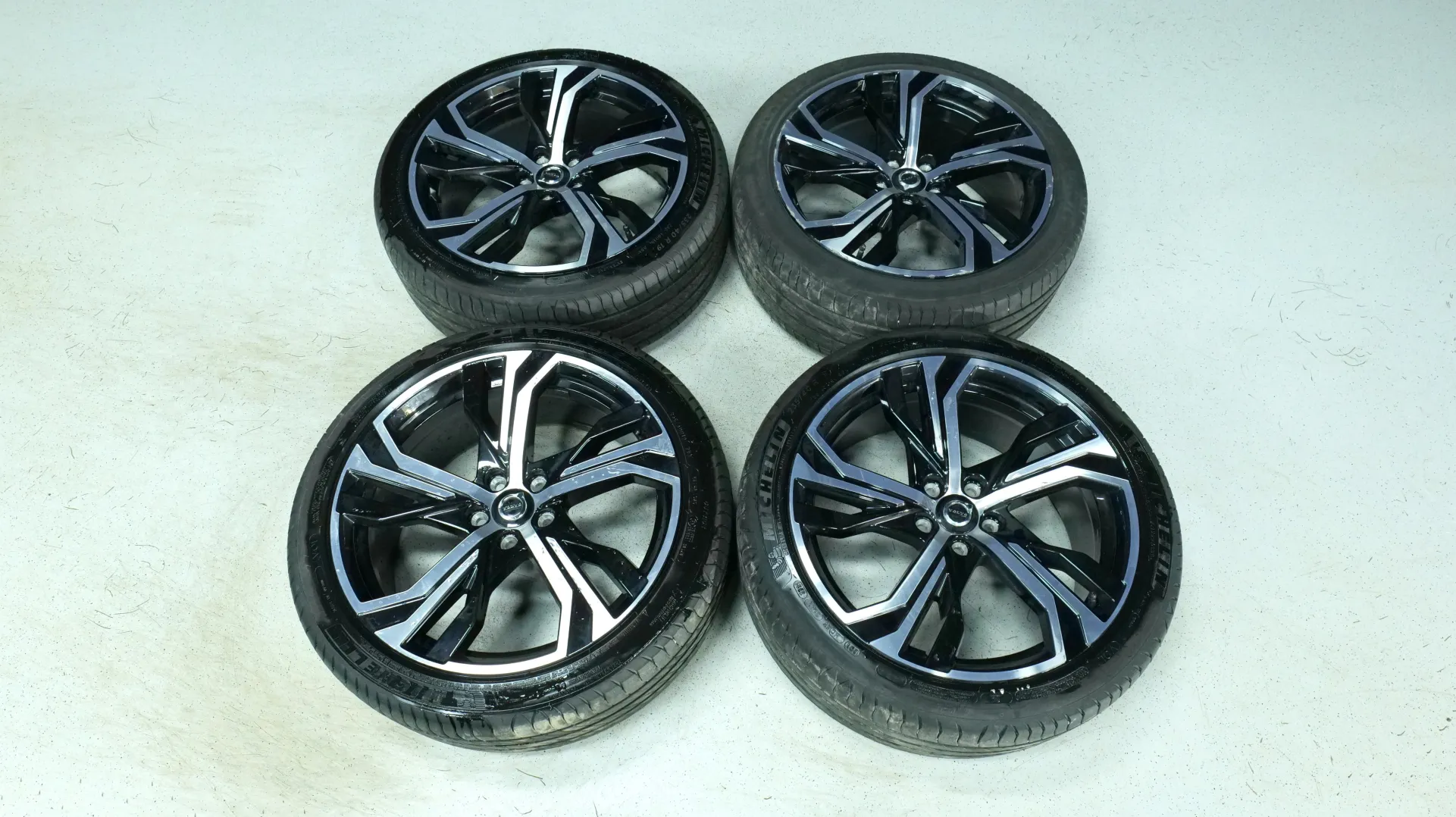 Autokuva 19 - LRR-563